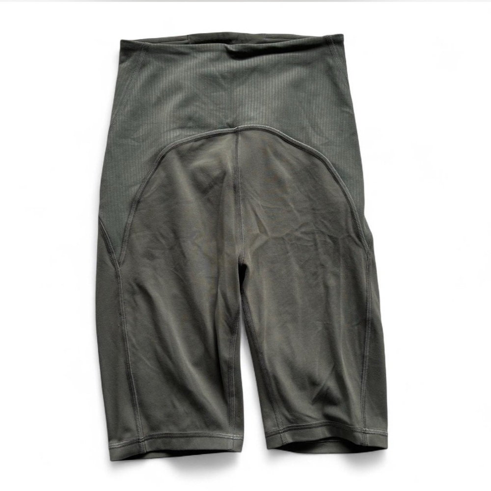 Lululemon Blissful Bend Super High-Rise Short 8” Army Green Size 2